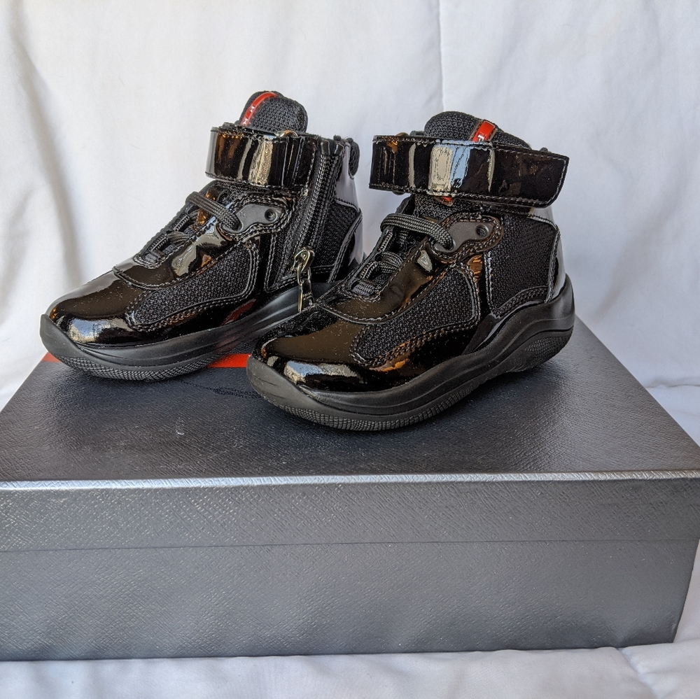 Children's PRADA high tops size 23